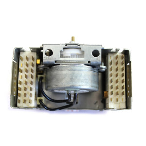 Whirlpool WP3351118 Timer Lavadora
Sirve: 3351118 3351118R 99989693 414-386-20 MX184-748-11 Whirlpool WP3351118 Timer Lavadora
Sirve: 3351118 3351118R 99989693 414-386-20 MX184-748-11